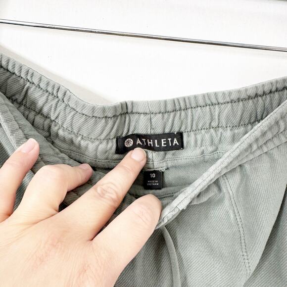 Athleta Farallon Mid Rise Skirt Semi Fitted Fern Green Activewear Hiking Size 10 - Picture 2 of 11